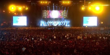 У Китаї співачка померла під час концерту в будинку для літніх людей (фото)