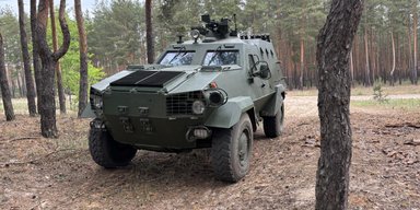 "Я бы ему памятник поставил": боец ВСУ об украинском броневике "Дозор" (фото)