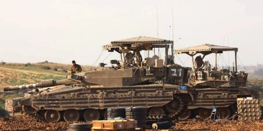 Як змінились "козирки" на ізраїльських танках Merkava за час війни (фото)