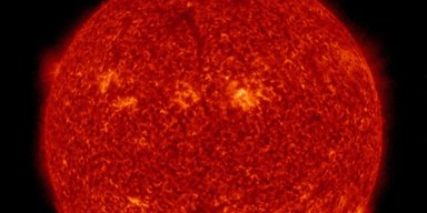 Вражаюча поведінка нашої зірки: у NASA показали, що відбувається всередині Сонця (відео)