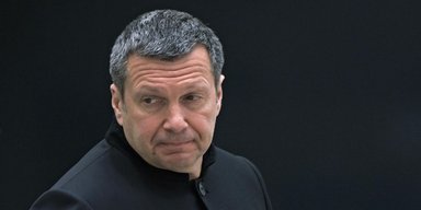 Любитель Mercedes и Rolls-Royce: на чем ездит пропагандист Соловьев — что узнали украинские хакеры