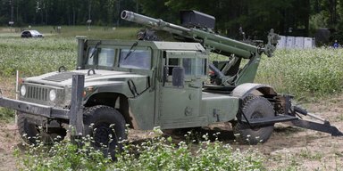 Сили оборони тестують американську САУ 2-CT Hawkeye: чим вона небезпечна для ЗС РФ (фото)