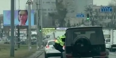 В Киеве полиция со стрельбой гонялась за водителем по газонам: детали (видео)