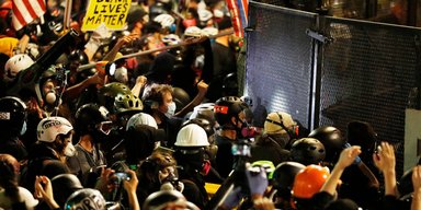 Трамп, введи войска. Как протесты в Портленде стали центром предвыборной борьбы в США