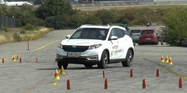 Бюджетний китайський електрокросовер впорався зі складним тестом на керованість (відео)