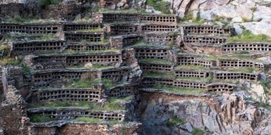 Похожие на современные многоэтажки: чем на самом деле являются тысячелетние сооружения гор Саудовской Аравии (фото)