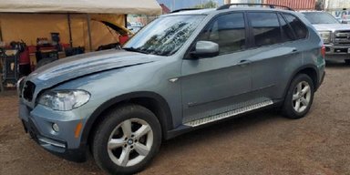 Дешеве авто зі США: BMW X5 продали на аукціоні лише за 5 доларів (фото)