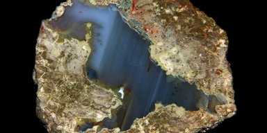 Міфічні птахи розкидали по Землі "громові яйця": навіщо на них полюють люди (фото)