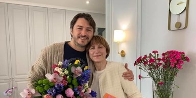 Сергій Притула привітав маму з ювілеєм та показав фото, де йому 5 місяців
