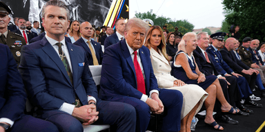 Змінивши плани в останній момент і "додавши проблем": Трамп відвідає зустріч сотень генералів США, — WP