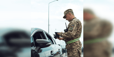 Постанова про виїзд за кордон до 22 років: за новими правилами вже виїхали перші чоловіки