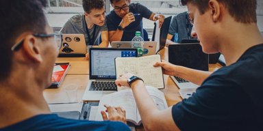 Как появилась Group Working и почему безопасность в работе за рубежом имеет значение