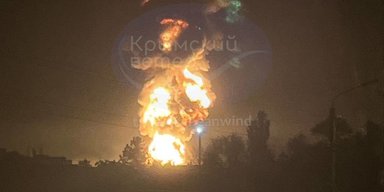 Російська ППО не впоралась з дроном: у Феодосії палає нафтоналивний термінал (відео)