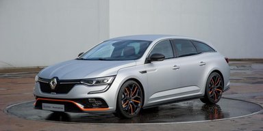 Сімейний спорткар: у інтернеті показали невідомий універсал Renault (фото)