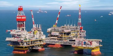СБУ підірвала третю платформу РФ у Каспійському морі: з'явились перші кадри влучання (фото)