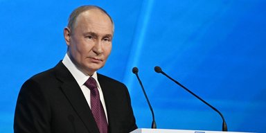 "До весны": Путин считает, что США "избавятся" от Зеленского уже через год (видео)