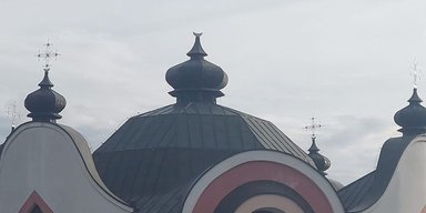 "Срезали крест": в Польше неизвестные осквернили украинскую Греко-Католическую церковь