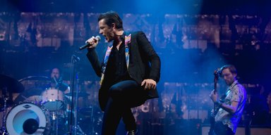 The Killers извинились за то, что вызвали на сцену россиянина в Грузии, но скандал не утих