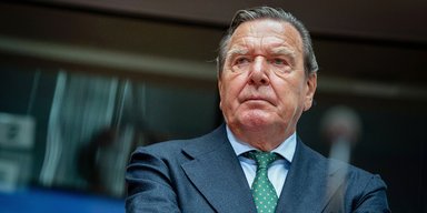 Путін запропонував Шредера як переговірника з ЄС: у МЗС України відповіли