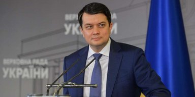"Ми ніколи не були друзями з президентом Зеленським", — Разумков (відео)