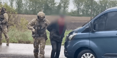 Підозрювані в нападі на поліцейських на Вінничині сховали 100 гранат і тисячі патронів (відео)