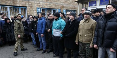 Мобілізація в Україні: чи загрожує покарання чоловікам, які добровільно не з'явились у ТЦК