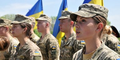 Каждое пятое обращение в рекрутинговые центры Украины поступает от женщин, — Минобороны