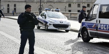 Хотів знищити зброю для України: у Парижі затримали уродженця Донецької області
