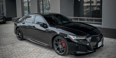У Києві помітили доступного конкурента Audi S4 і Mercedes-AMG C43 від Honda (фото)