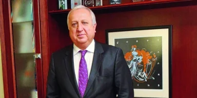 Магда заявил о многолетней связи главы НБУ с Шевки Аджунером