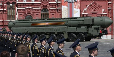 "Они себя исчерпали": ядерные угрозы РФ больше не действуют, — Тимоти Снайдер