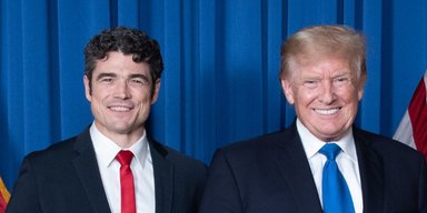 Война в Иране началась под давлением Израиля: разведчик Трампа дал скандальное интервью