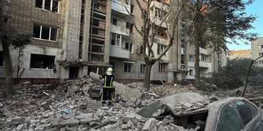 РФ выпустила по Украине более 70 ракет за ночь: по ним работали даже МВГ, — Зеленский (фото)