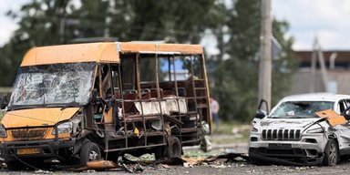 Россияне сбросили КАБы на оживленное место в Сумах: много погибших и пострадавших