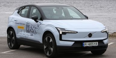Гаджет на колесах: тест-драйв нового електрокросовера Volvo EX30