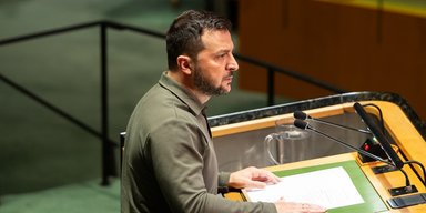 Слушал сам себя: на телемарафоне оконфузились с выступлением Зеленского в ООН (видео)