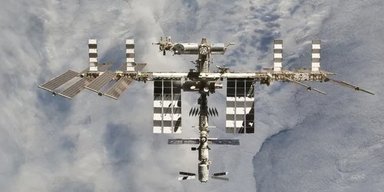 Небезпечна ситуація на орбіті: МКС довелося запустити двигуни, щоб уникнути зіткнення