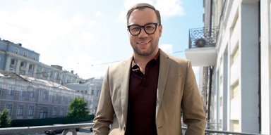 Андре Тан показав, як змінилася жіноча мода за 100 років (відео)
