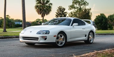 Неприметный эксклюзив: старая Toyota 90-х ушла с молотка по цене Lamborghini (видео)