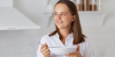 Идеально для осени: 4 рецепта сытных супов, которые помогут похудеть