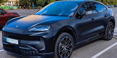 В Украине появился новейший электрокар Porsche Cayenne Coupe с запасом хода 700 км (фото)