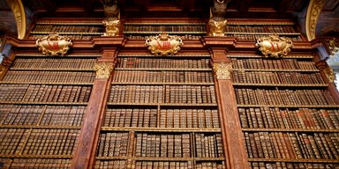 Книга на полке. Что может рассказать о человеке его домашняя библиотека?
