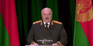 Лукашенко закликав озброїти патрулі на вулицях Білорусі для пошуків "заблукалих екстремістів" (відео)