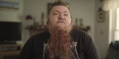 Американка отрастила самые длинные усы в мире среди женщин и рассказала, как ей это удалось