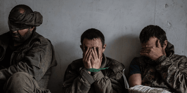 "Захищали населення від нацистів": на Запорізькому напрямку взяли в полон групу окупантів (фото)