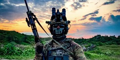 14 часов в открытом море: боец ГУР "Конан" рассказал об атаке на "вышки Бойко" и чудесном спасении