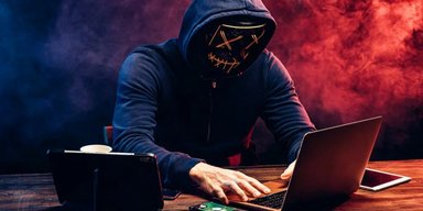 Невозможно отличить: хакеры взламывают людей через рекламу в Google, как распознать угрозу