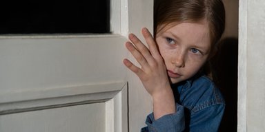 Що робити, якщо дитина боїться: 5 порад, як впоратись зі страхами, — психологиня