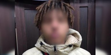 Несовершеннолетний в Харькове жестоко избил отца с сыном: ему вручили подозрение (видео)