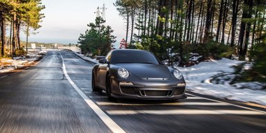 Їздив на Porsche: у Швейцарії біженця з України змусили повернути соціальну допомогу